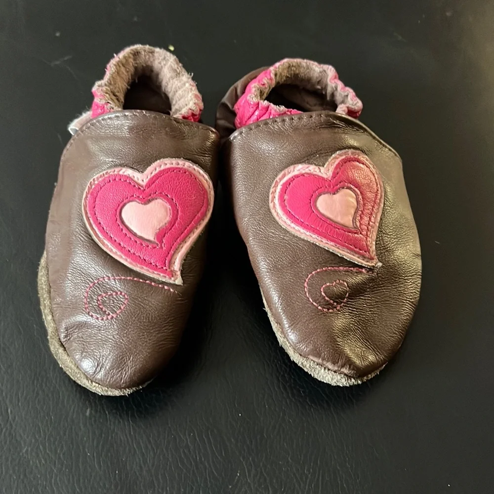 Brown and pink robeez